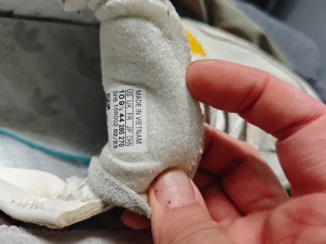 Zapatillas Adidas Gris y Amarillo