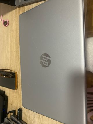 HP 250 G8 Plata