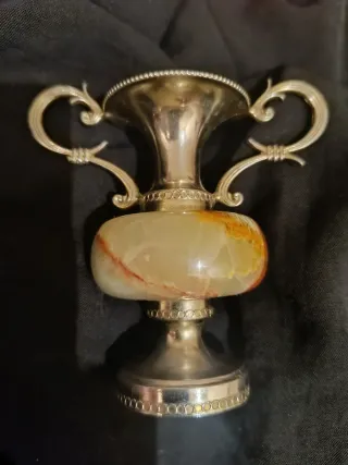 Jarrón miniatura metal y Onix