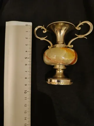 Jarrón miniatura metal y Onix