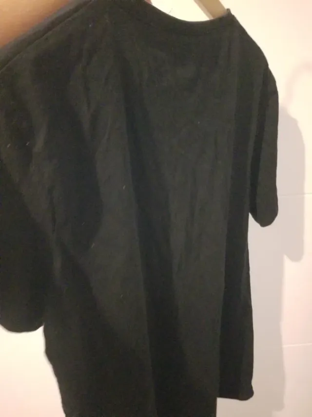 Camiseta negra básica