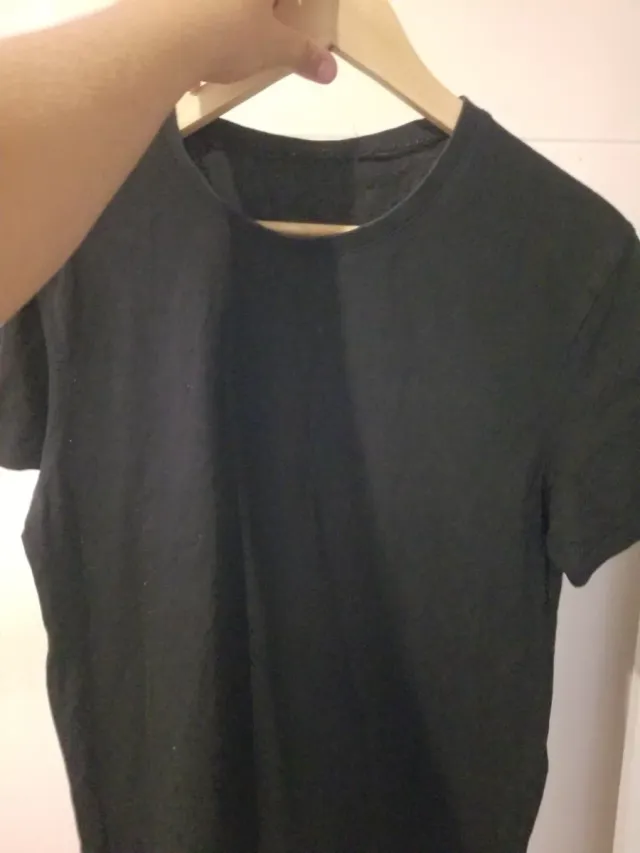 Camiseta negra básica