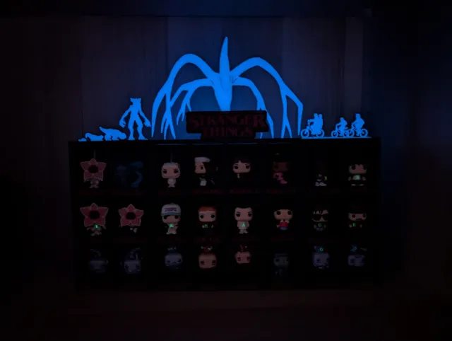 Expositor Funko Pop Stranger Things Luminiscente