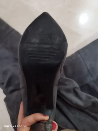 Botas altas grises de ante