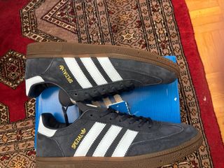 Adidas Spezial Azul Marino y Marrón