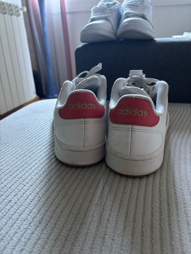 Zapatillas Adidas Blancas y Rojas Talla 44