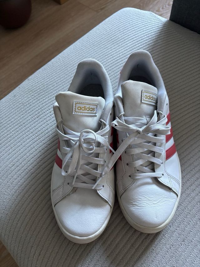 Zapatillas Adidas Blancas y Rojas Talla 44