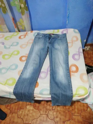 Pantalón vaquero Zara Talla 42