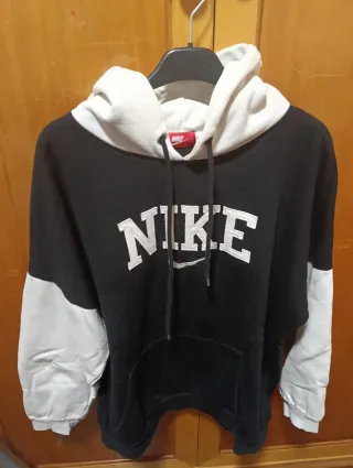 Sudadera Nike Vintage Negra y Blanca