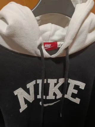 Sudadera Nike Vintage Negra y Blanca