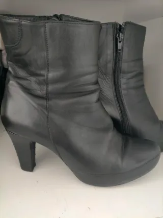 Botas de piel negras tacón