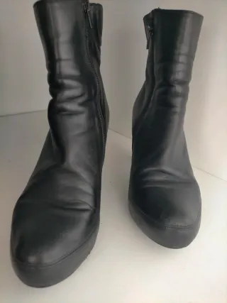 Botas de piel negras tacón