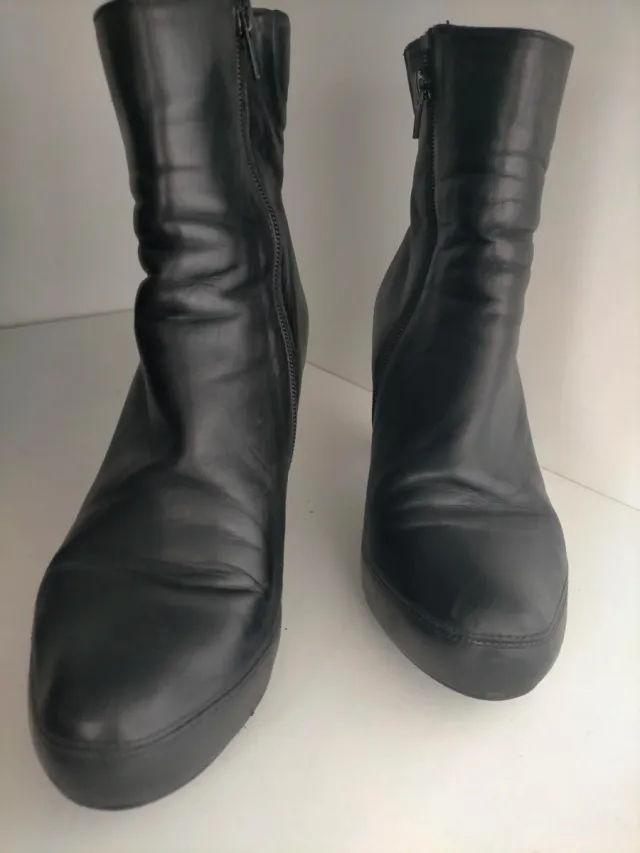 Botas de piel negras tacón