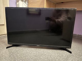 Televisión Samsung 32 HD+Aparato Google Chromecast