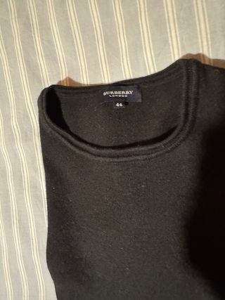 Jersey Burberry Talla 44. Negro.