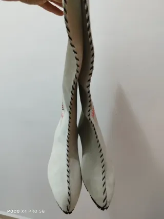 Botas altas bordadas