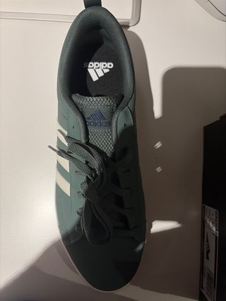 Zapatillas Adidas Verdes y Blancas