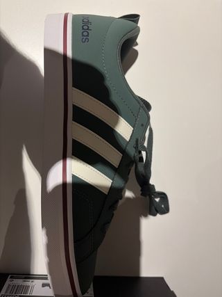 Zapatillas Adidas Verdes y Blancas