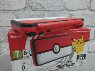 Nintendo 2DS XL Poké Ball Edition