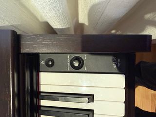 Piano Yamaha madera oscuro