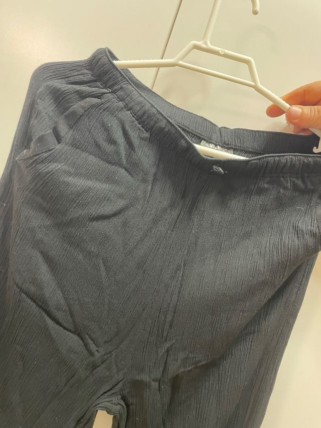 Pantalón negro cómodo