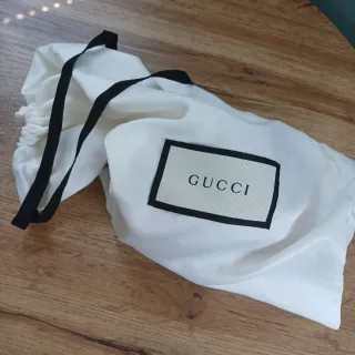 Sacca antipolvere Gucci con accessorio