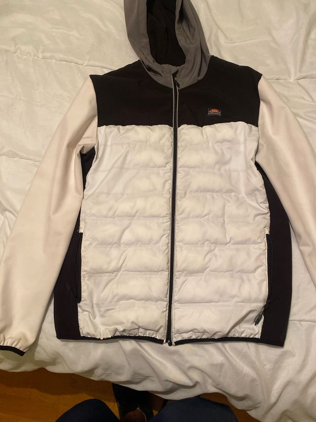 Chaqueta con capucha Ellesse