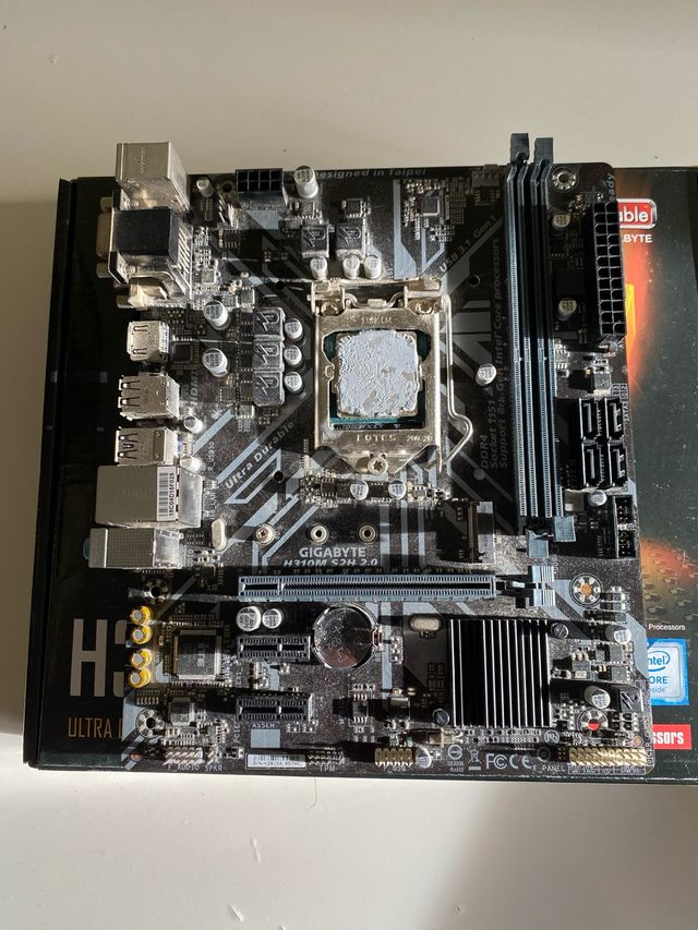 Procesador Intel i3 9100f + Placa Gigabyte H310M