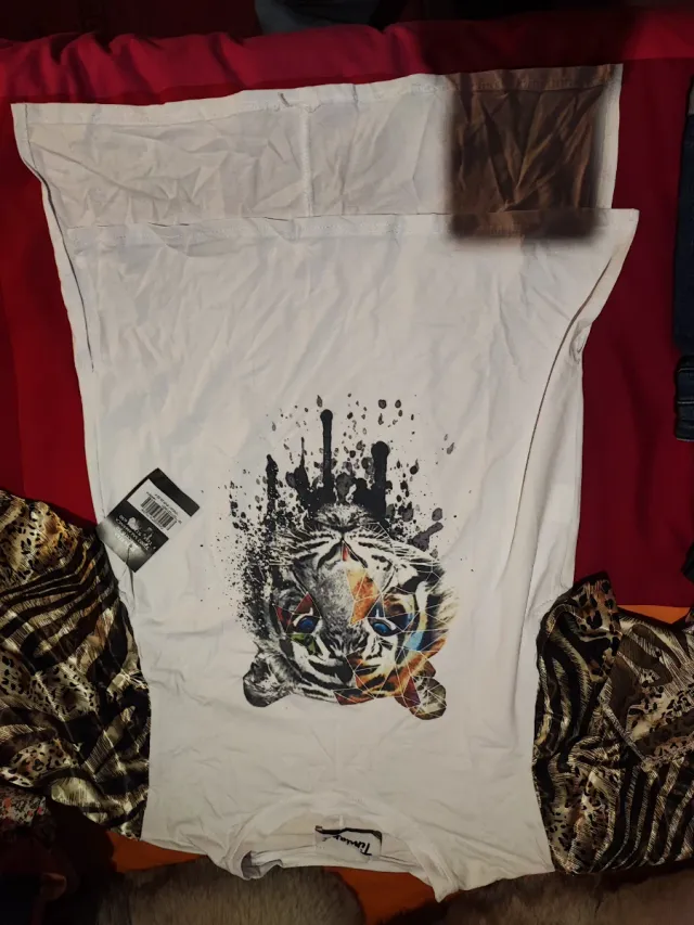 Camiseta Blanca Estampado Tigre Multicolor