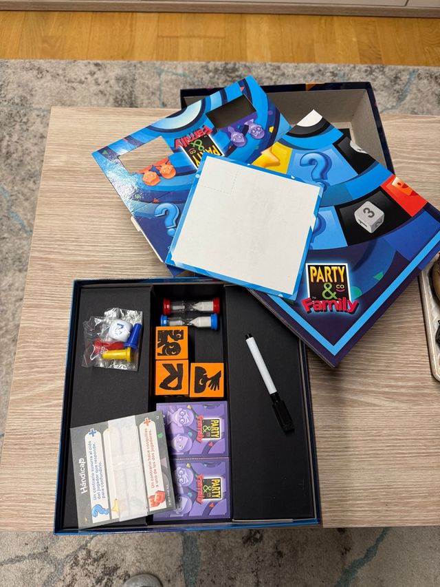 Juego de mesa Party&Co Family