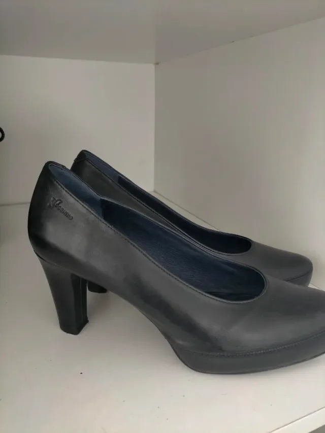 Zapatos de piel negros tacón