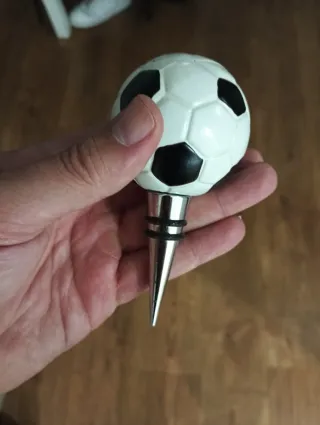 Tappo per bottiglia di vino con design da pallone da calcio