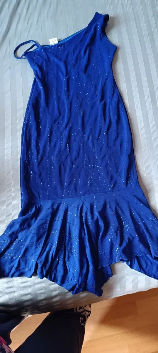 Vestido fiesta azul brillante