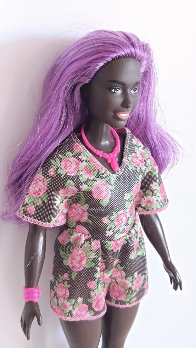 Barbie Curvy Pelo Lila