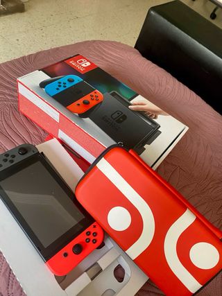 Nintendo Switch Negra y Roja, se escuchan ofertas.