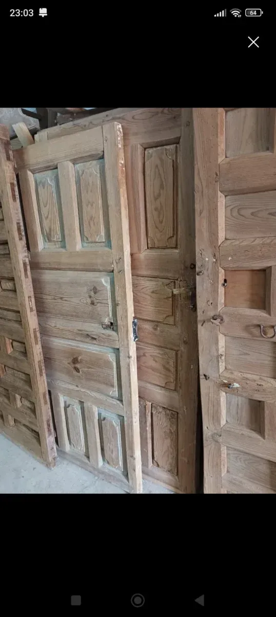 Puertas antiguas de madera maciza
