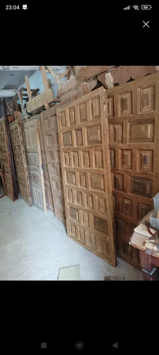 Puertas antiguas de madera maciza