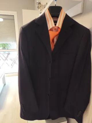 Traje de chaqueta caballero negro y naranja