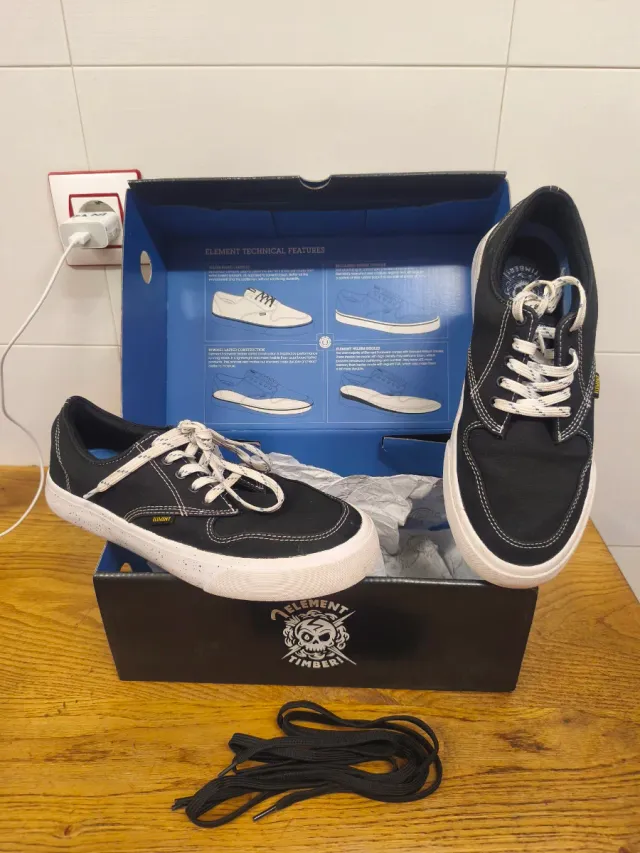 Zapatillas Element Lona Negras y Blancas