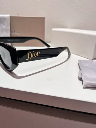 Occhiali da sole Dior neri e oro