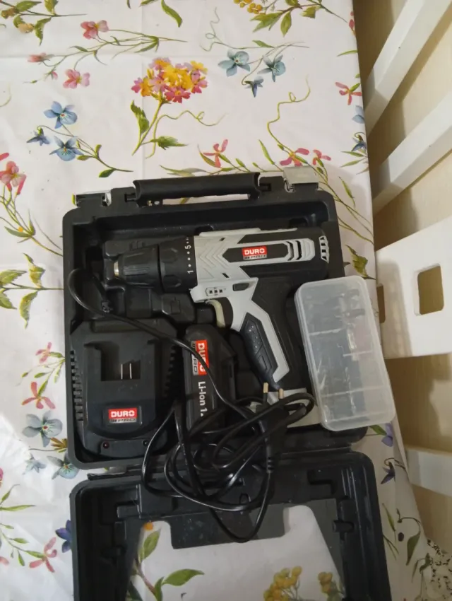 Taladro Duro Pro con batería y cargador