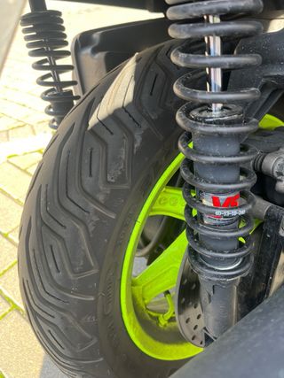 Yamaha Majesty 400 Scooter Negra Etiqueta B