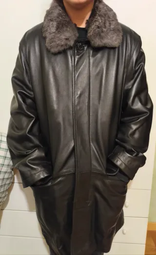 Giaccone in pelle con collo pelliccia