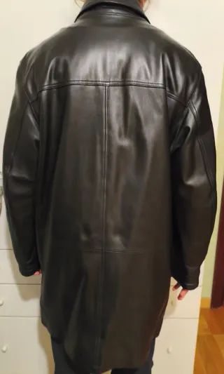 Giaccone in pelle con collo pelliccia