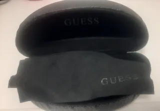 Gafas de sol Guess.