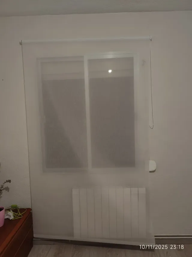 Estor enrollable translúcido