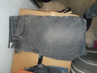 Pantalón vaquero gris hombre