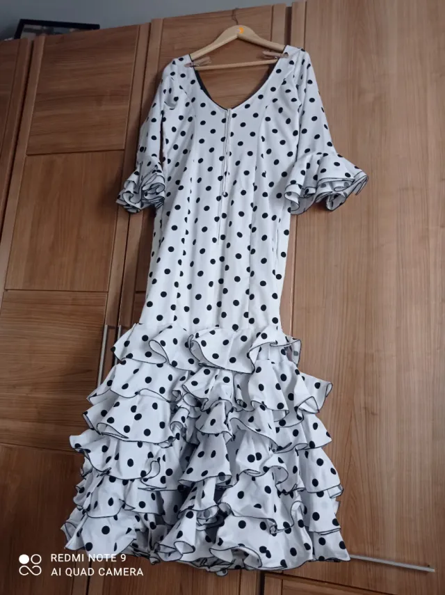 Traje Flamenca Lunares Blanco y Negro Talla 44