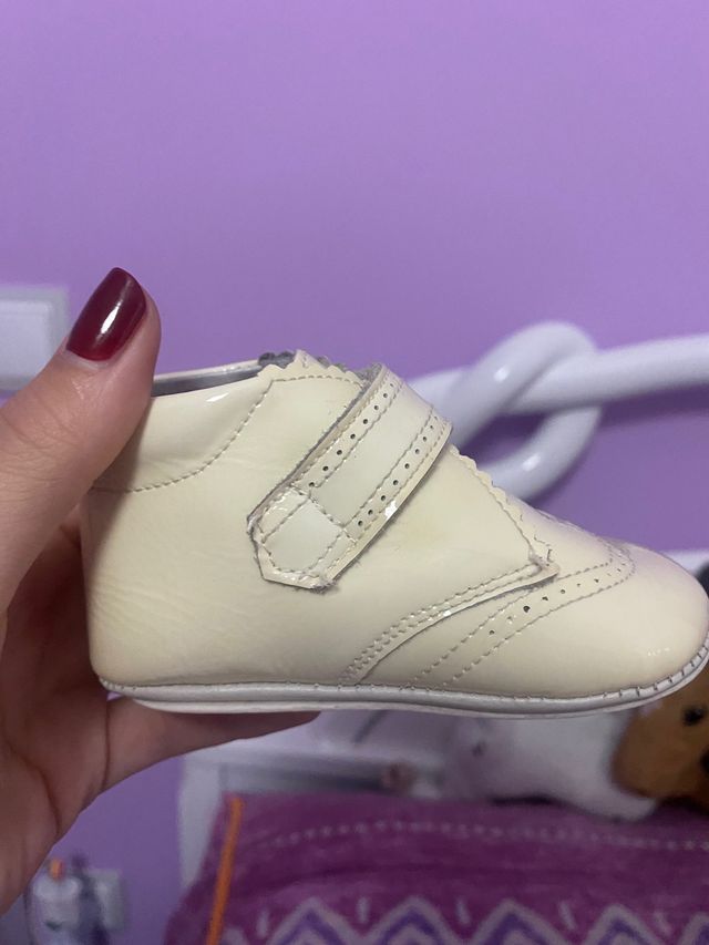Zapato bebé charol beige