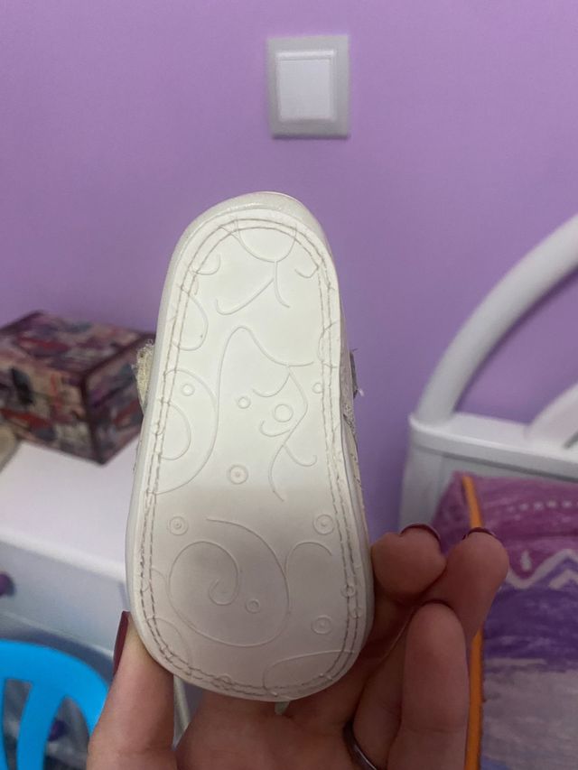 Zapato bebé charol beige